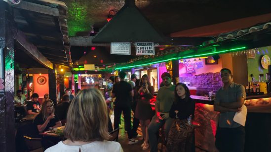  Pint of Science começa segunda-feira (18) em bares de Campos com debates sobre ciência e inovação