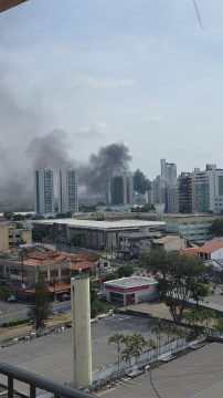  Fumaça preta assusta moradores, no Parque Tamandaré, em Campos