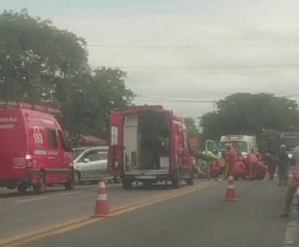  Motociclista fica ferido em colisão com carro na BR-101, na entrada da Tapera, em Campos