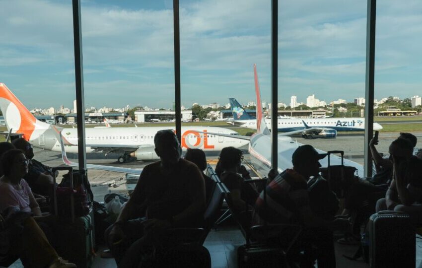  Gol prevê forte reajuste das passagens por causa da disparada do combustível