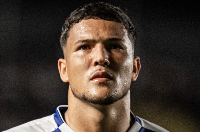  Com falha de Rangel, Coritiba empata com o Internacional e amplia jejum