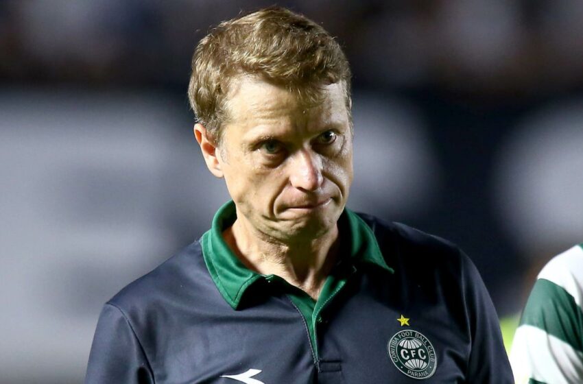  Seabra admite vexame do Coritiba e cobra reação imediata
