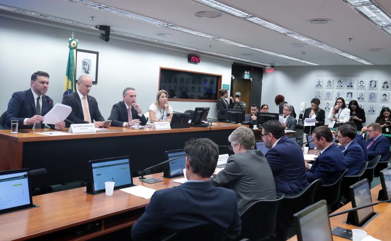  Conselho de Ética analisa pareceres contra deputados por ocupação do Plenário