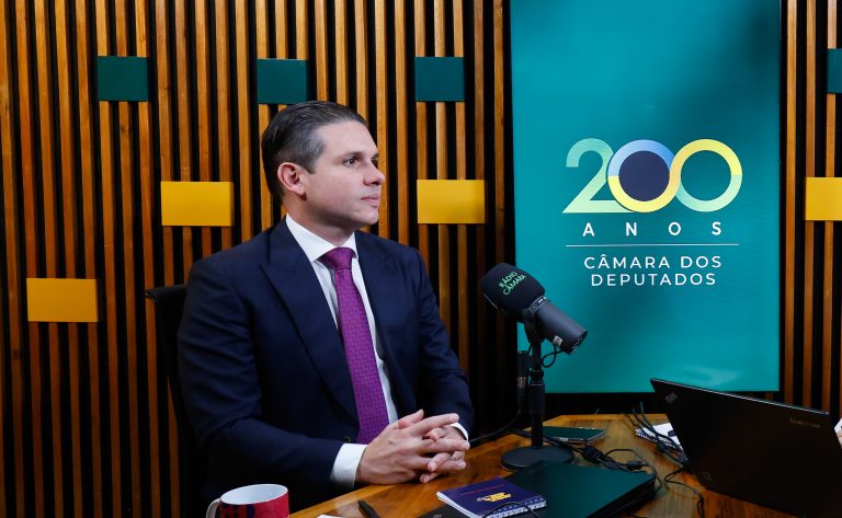 No aniversário de 200 anos da Câmara dos Deputados, Motta reforça defesa da democracia