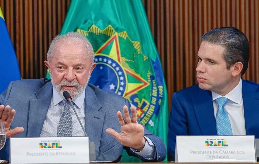  Lula negocia com Motta transição curta e redução de 2 horas na jornada ainda em 2026