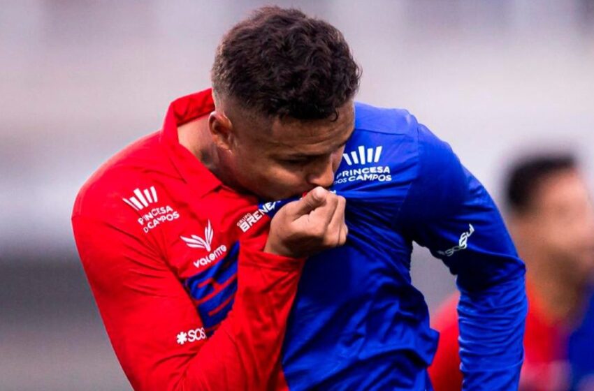  Herói do Paraná Clube vence luta contra sobrepeso após grave lesão