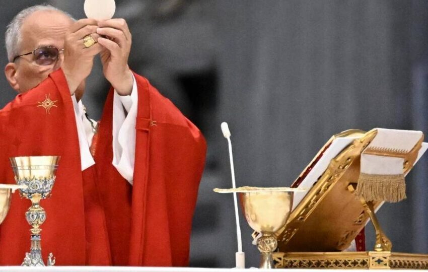  Vaticano envia mantimentos e ajuda humanitária para a Ucrânia