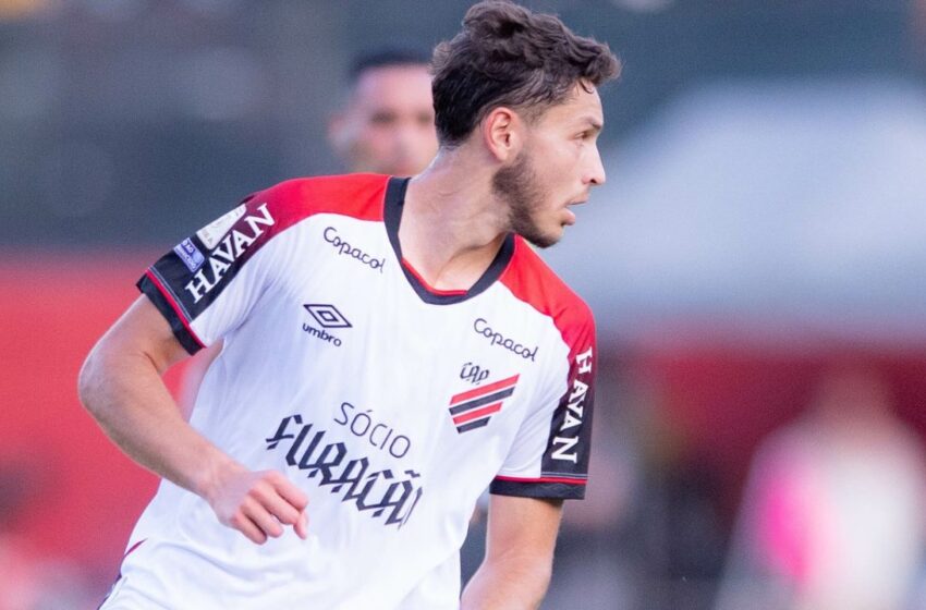  Athletico apela para base e estreia zagueiros na reta final de Brasileirão
