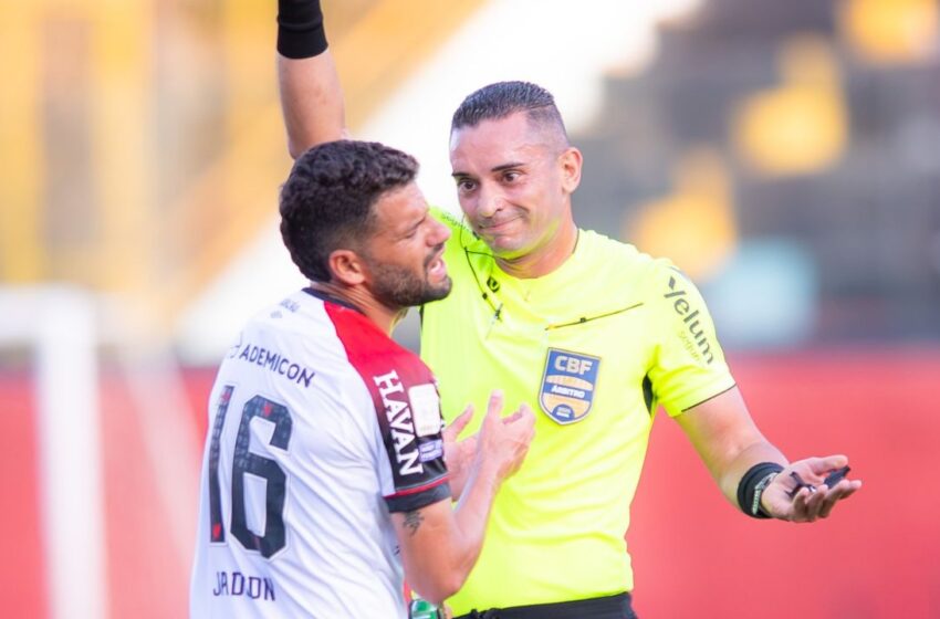  Athletico: Contratação de R$ 14 milhões não engrena, mas pode ganhar chance contra o Grêmio