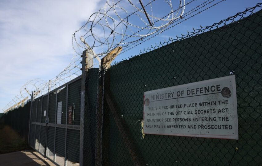  Reino Unido prende de novo suspeitos de ajudar Irã em plano de atentado a base usada pelos EUA